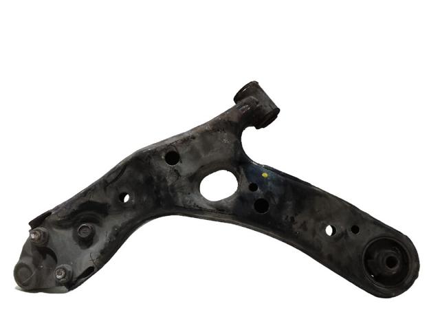 Wahacz zawieszenia przedniego dolny prawy 4806812300 TOYOTA