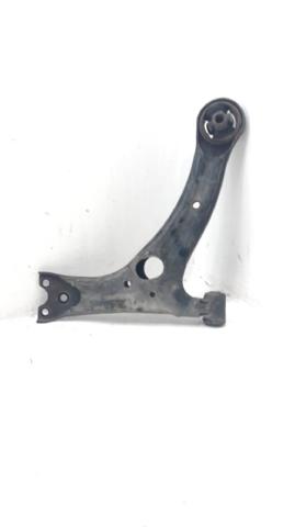 Wahacz zawieszenia przedniego dolny prawy 4806813010 TOYOTA