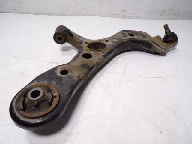 Wahacz zawieszenia przedniego dolny prawy 4806842060 TOYOTA