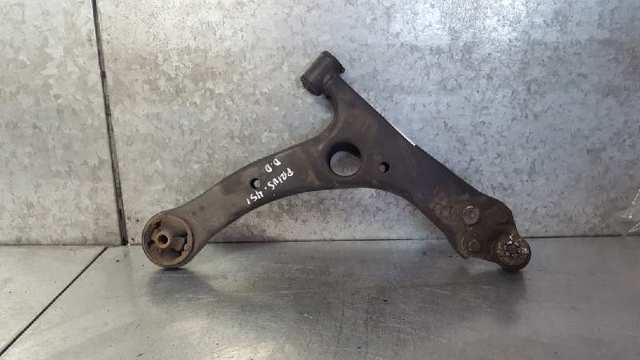 Wahacz zawieszenia przedniego dolny prawy 4806847040 TOYOTA