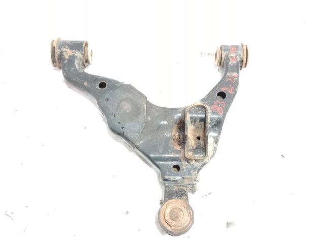 Wahacz zawieszenia przedniego dolny prawy 4806860010 TOYOTA