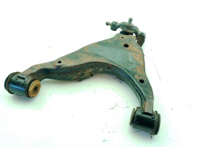 Wahacz zawieszenia przedniego dolny prawy 4806860010 TOYOTA