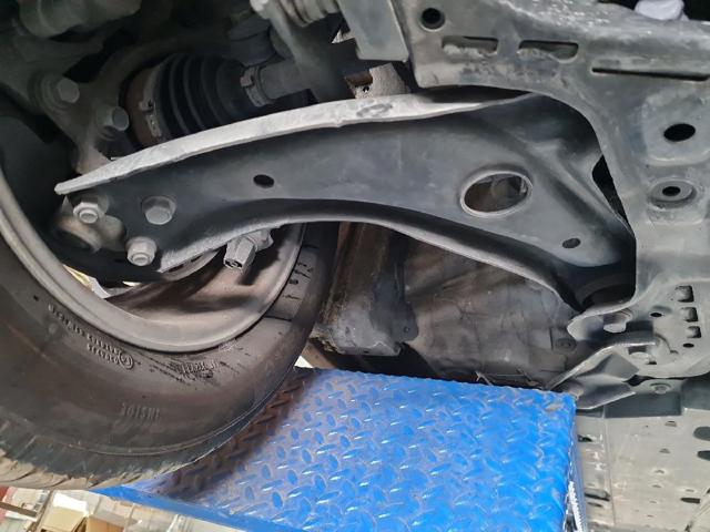 Wahacz zawieszenia przedniego dolny prawy 48068K0020 TOYOTA