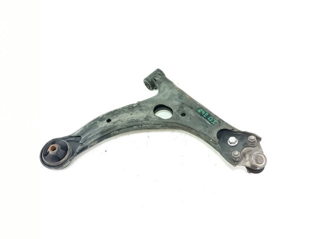 Wahacz zawieszenia przedniego dolny lewy 4806902070 TOYOTA