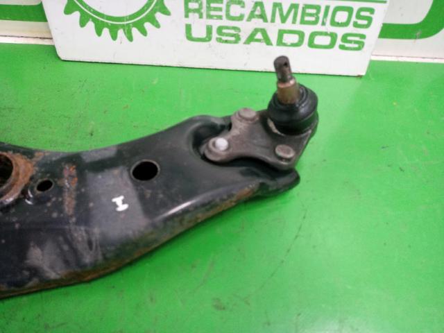 Wahacz zawieszenia przedniego dolny lewy 4806902130 TOYOTA