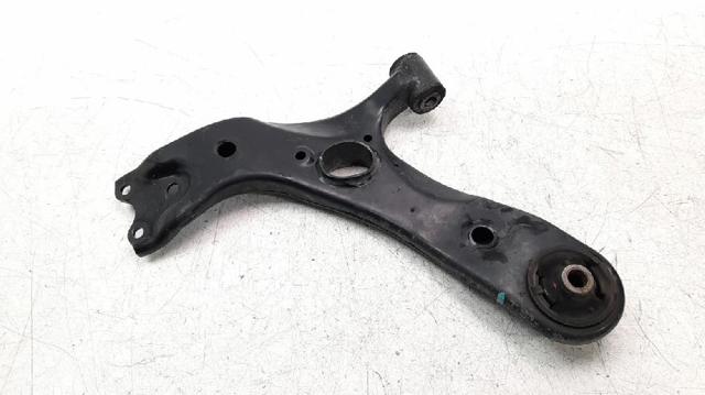 Wahacz zawieszenia przedniego dolny lewy 4806902140 TOYOTA