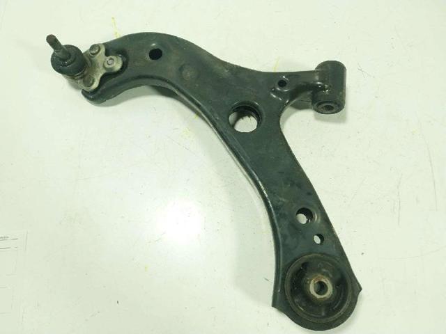 Wahacz zawieszenia przedniego dolny lewy 4806902330 TOYOTA