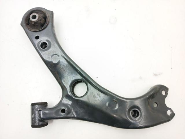 Wahacz zawieszenia przedniego dolny lewy 4806902330 TOYOTA