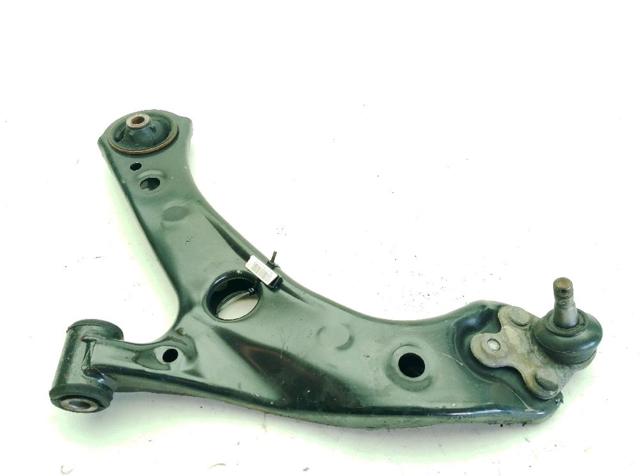 Wahacz zawieszenia przedniego dolny lewy 4806902410 TOYOTA