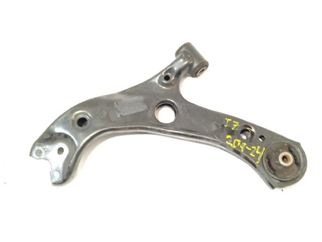 Wahacz zawieszenia przedniego dolny lewy 4806902410 TOYOTA