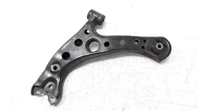 Wahacz zawieszenia przedniego dolny lewy 4806902410 TOYOTA
