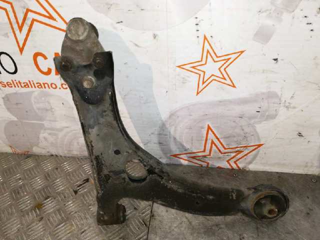 Wahacz zawieszenia przedniego dolny lewy 4806905070 TOYOTA