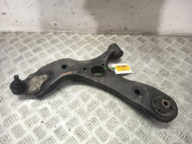 Wahacz zawieszenia przedniego dolny lewy 4806905080 TOYOTA