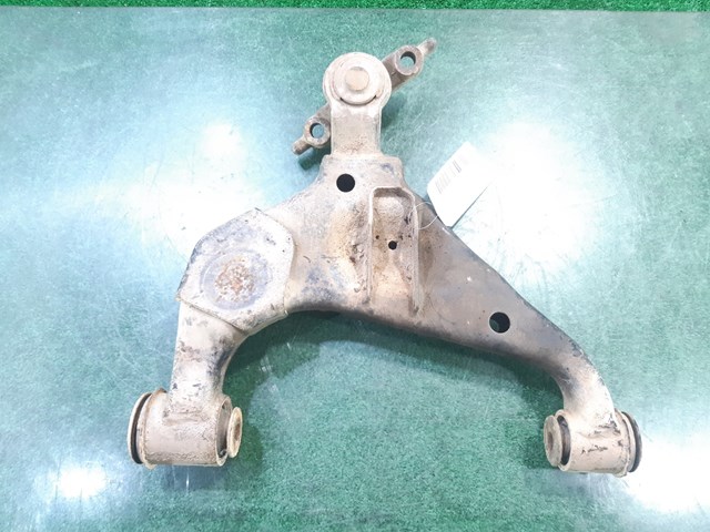 Wahacz zawieszenia przedniego dolny lewy 480690K040 TOYOTA