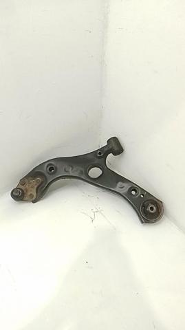 Wahacz zawieszenia przedniego dolny lewy 4806910110 TOYOTA