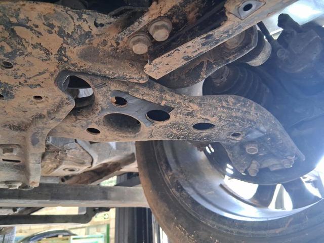 Wahacz zawieszenia przedniego dolny lewy 4806910110 TOYOTA