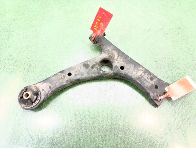 Wahacz zawieszenia przedniego dolny lewy 4806912171 TOYOTA