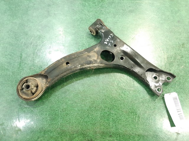 Wahacz zawieszenia przedniego dolny lewy 4806912260 TOYOTA