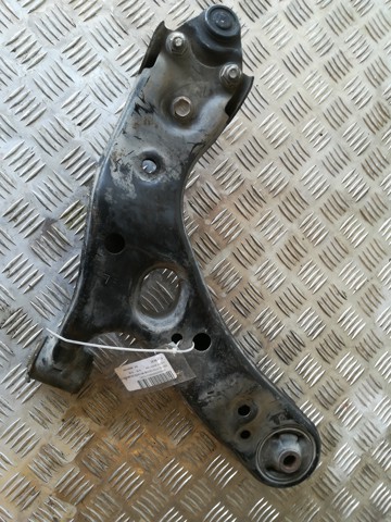 Wahacz zawieszenia przedniego dolny lewy 4806912300 TOYOTA