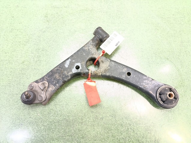 Wahacz zawieszenia przedniego dolny lewy 4806913010 TOYOTA