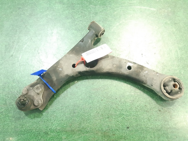Wahacz zawieszenia przedniego dolny lewy 4806913010 TOYOTA