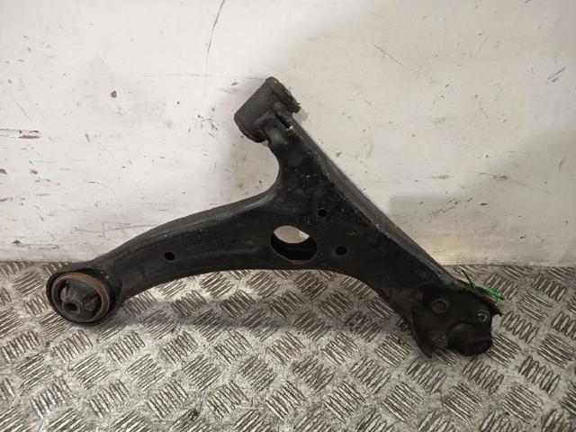 Wahacz zawieszenia przedniego dolny lewy 4806913010 TOYOTA