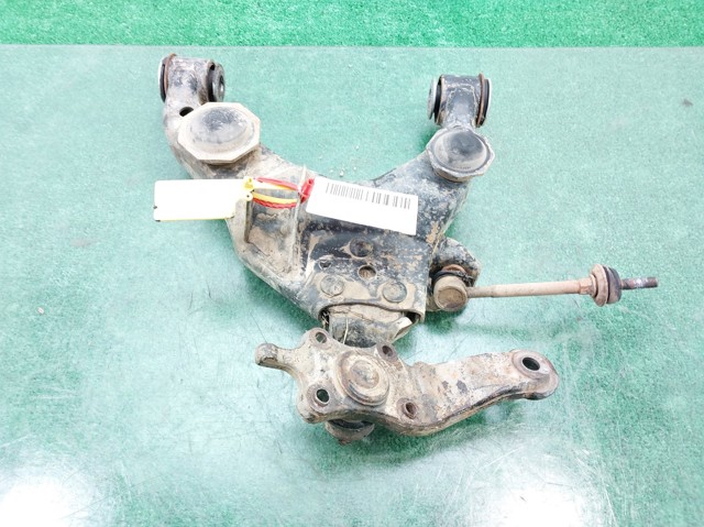 Wahacz zawieszenia przedniego dolny lewy 4806935081 TOYOTA