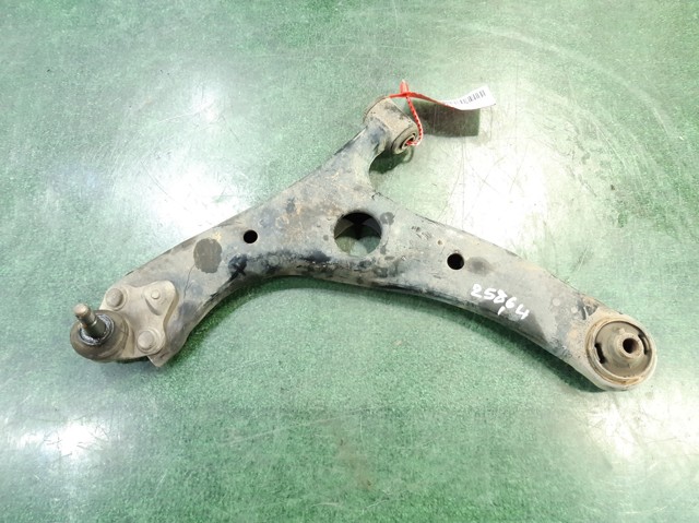 Wahacz zawieszenia przedniego dolny lewy 4806942040 TOYOTA