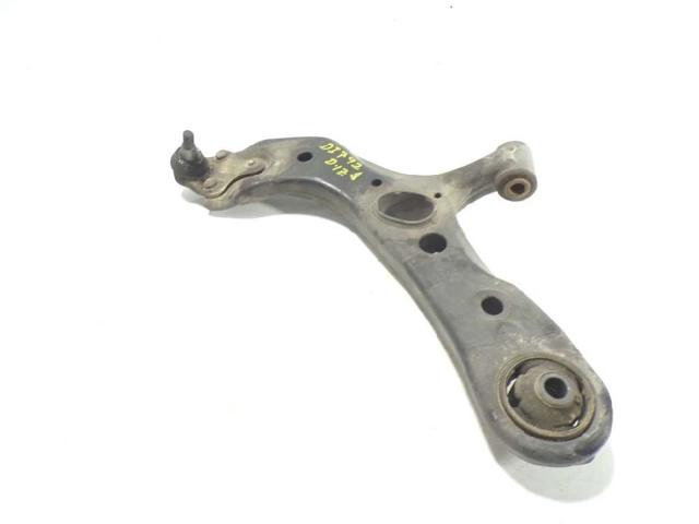 Wahacz zawieszenia przedniego dolny lewy 4806942051 TOYOTA
