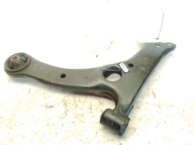 Wahacz zawieszenia przedniego dolny lewy 4806947040 TOYOTA