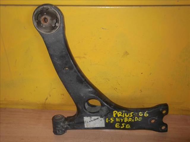 Wahacz zawieszenia przedniego dolny lewy 4806947040 TOYOTA