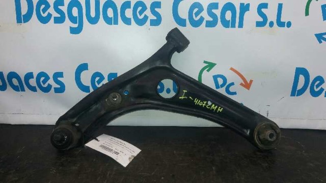 Wahacz zawieszenia przedniego dolny lewy 4806959035 TOYOTA