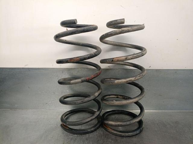 Sprężyna tylna 4823160G31 TOYOTA