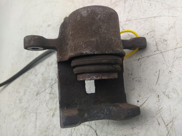 Zacisk hamulcowy tylny lewy 4841008001 SSANG YONG