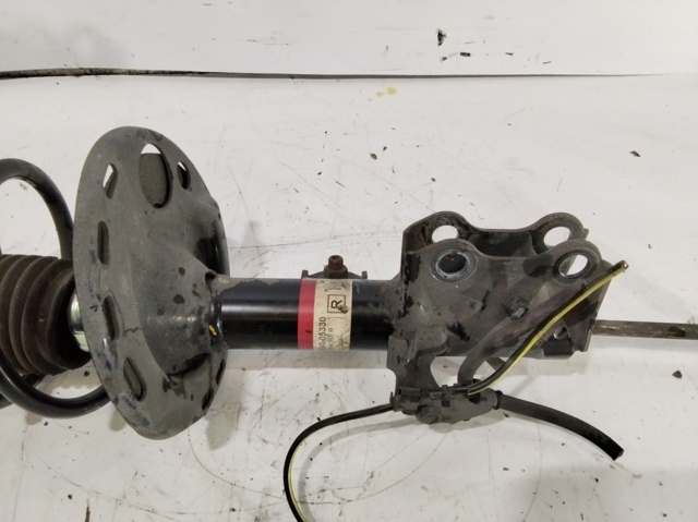 Amortyzator przedni prawy 4851005330 TOYOTA