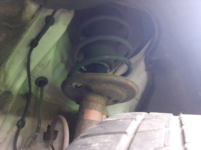 Amortyzator przedni Toyota Yaris SP90