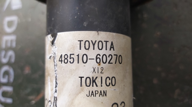 Amortyzator przedni 4851060270 TOYOTA