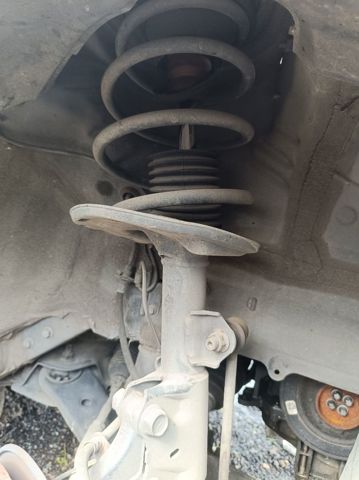 Amortyzator przedni prawy 485108Z228 TOYOTA