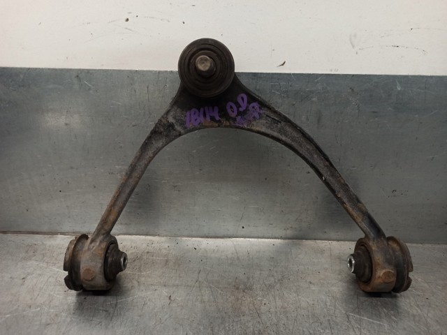 Wahacz zawieszenia przedniego prawy górny 4861039015 TOYOTA