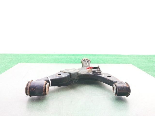 Wahacz zawieszenia przedniego prawy górny 4861060070 TOYOTA
