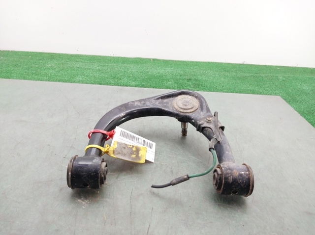Wahacz zawieszenia przedniego prawy górny 4861060070 TOYOTA