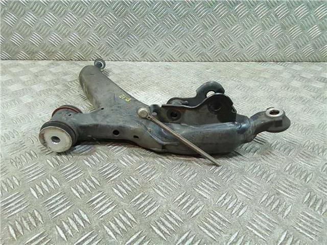 Wahacz zawieszenia przedniego dolny lewy 4864030290 TOYOTA