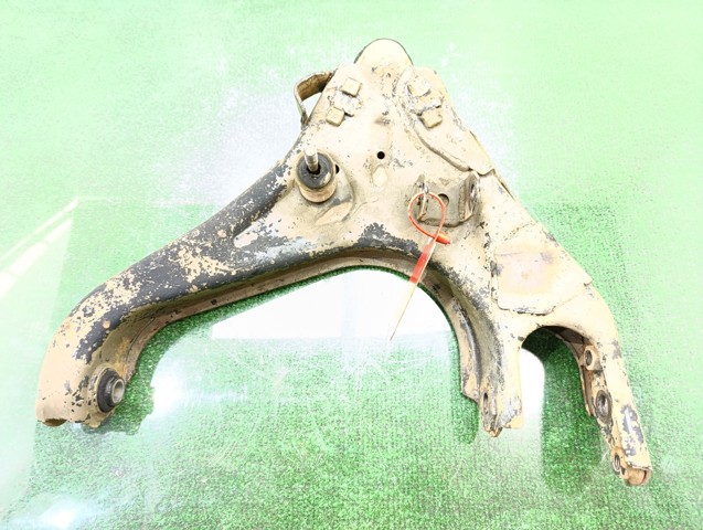Wahacz zawieszenia przedniego dolny lewy 4901685 FORD