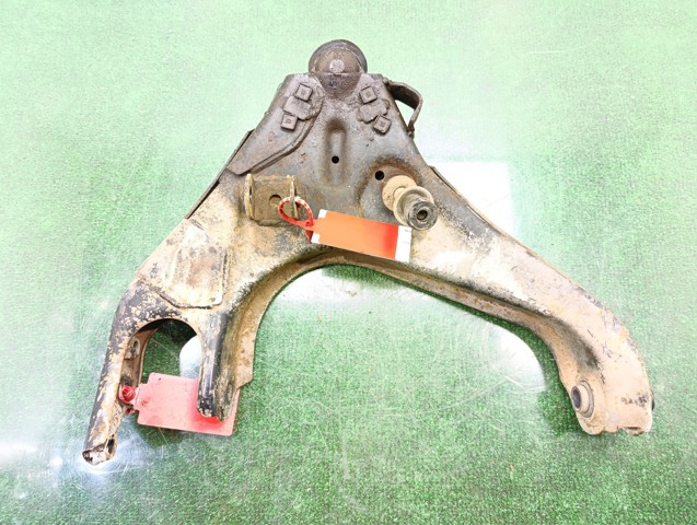 Wahacz zawieszenia przedniego dolny lewy 4901685 FORD