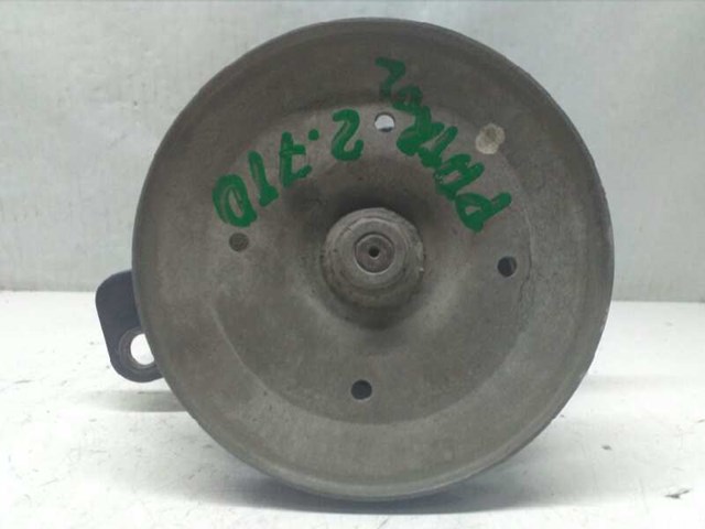 Pompa wspomagania kierownicy Nissan Bluebird