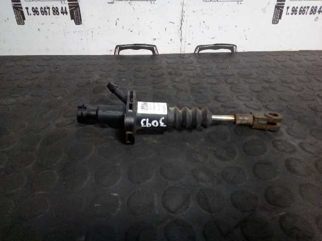 Cylinder sprzęgła główny 4926952 OPEL