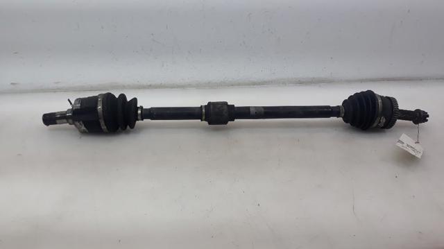 Półoś napędowa przednia prawa 495001D700 HYUNDAI