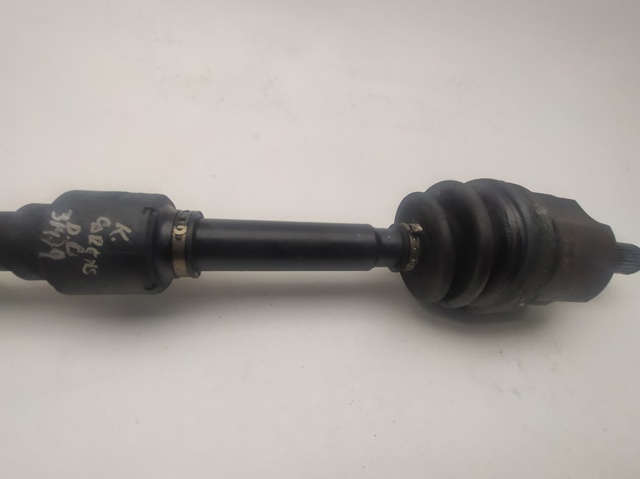 Półoś napędowa przednia prawa 495001D700 HYUNDAI