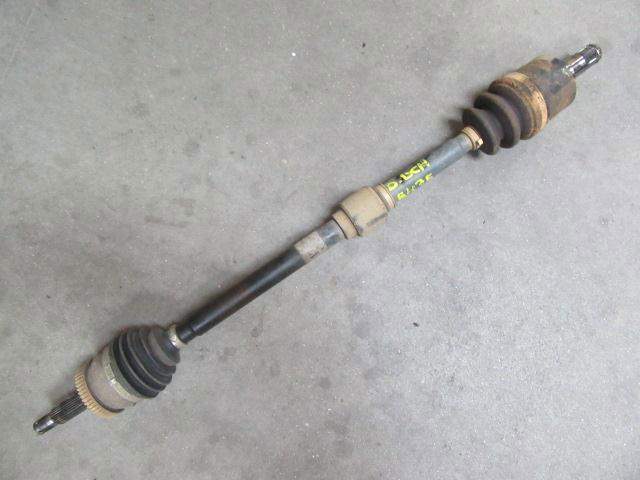 Półoś napędowa przednia prawa 495001D700 HYUNDAI
