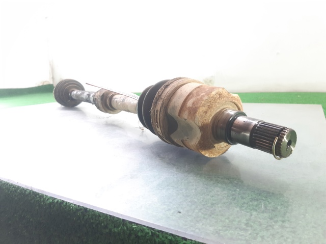 Półoś napędowa przednia prawa 495001D700 HYUNDAI